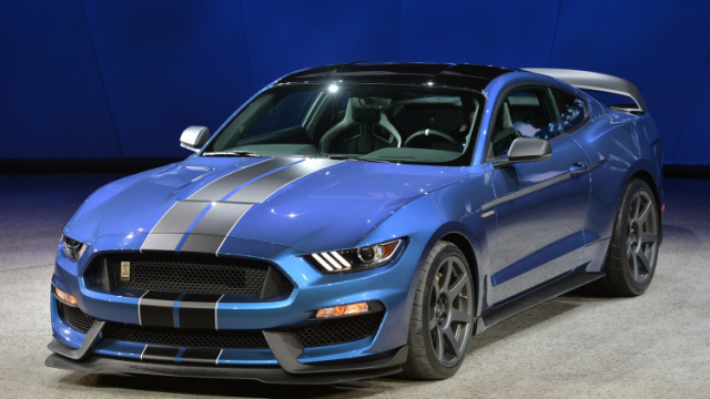 Should order a blacked out 2016 Ford mustang gt 350r - 1