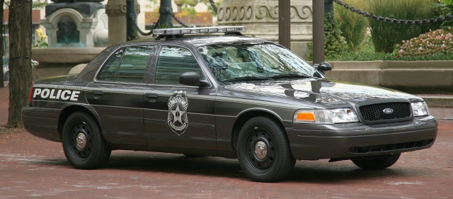 I want to get a Ford Crown Victoria to India, so will there be a problem in maintenance - 1