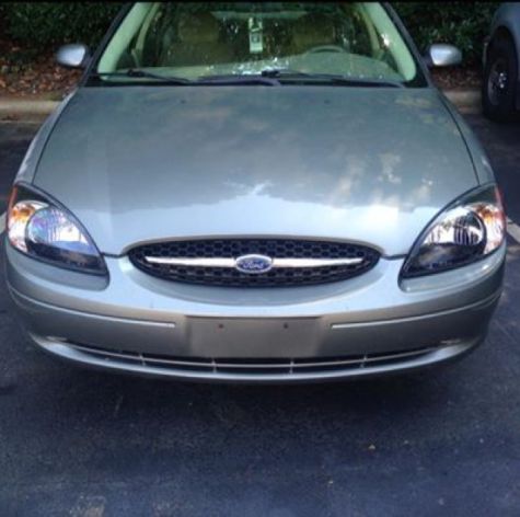 What Ford Taurus bumpers front or rear would fit a 2003 ford Taurus ses