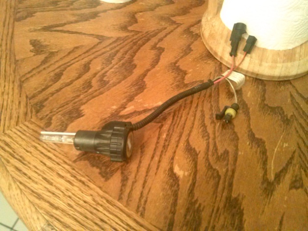 What kind of hid car headlight bulb is this - 1