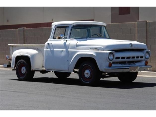 New help identifying an old American pickup truck