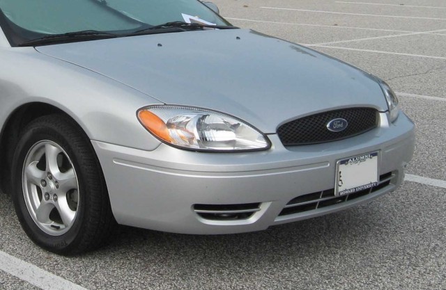 What Ford Taurus bumpers front or rear would fit a 2003 ford Taurus ses